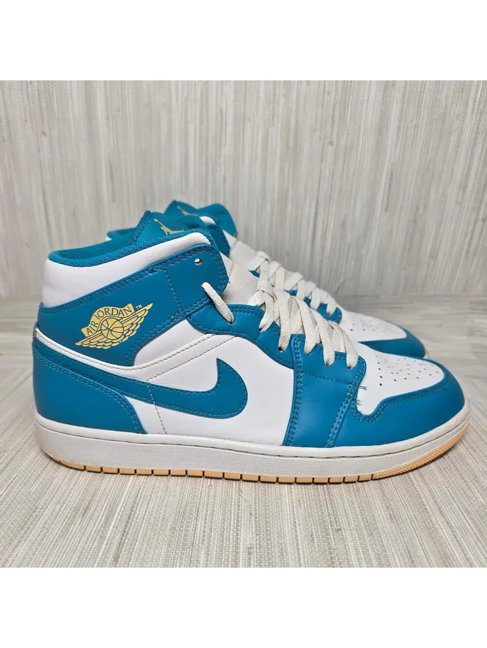 Air Jordan 1 Mid Aquatone Celestial Gold Men’s Size 10.5